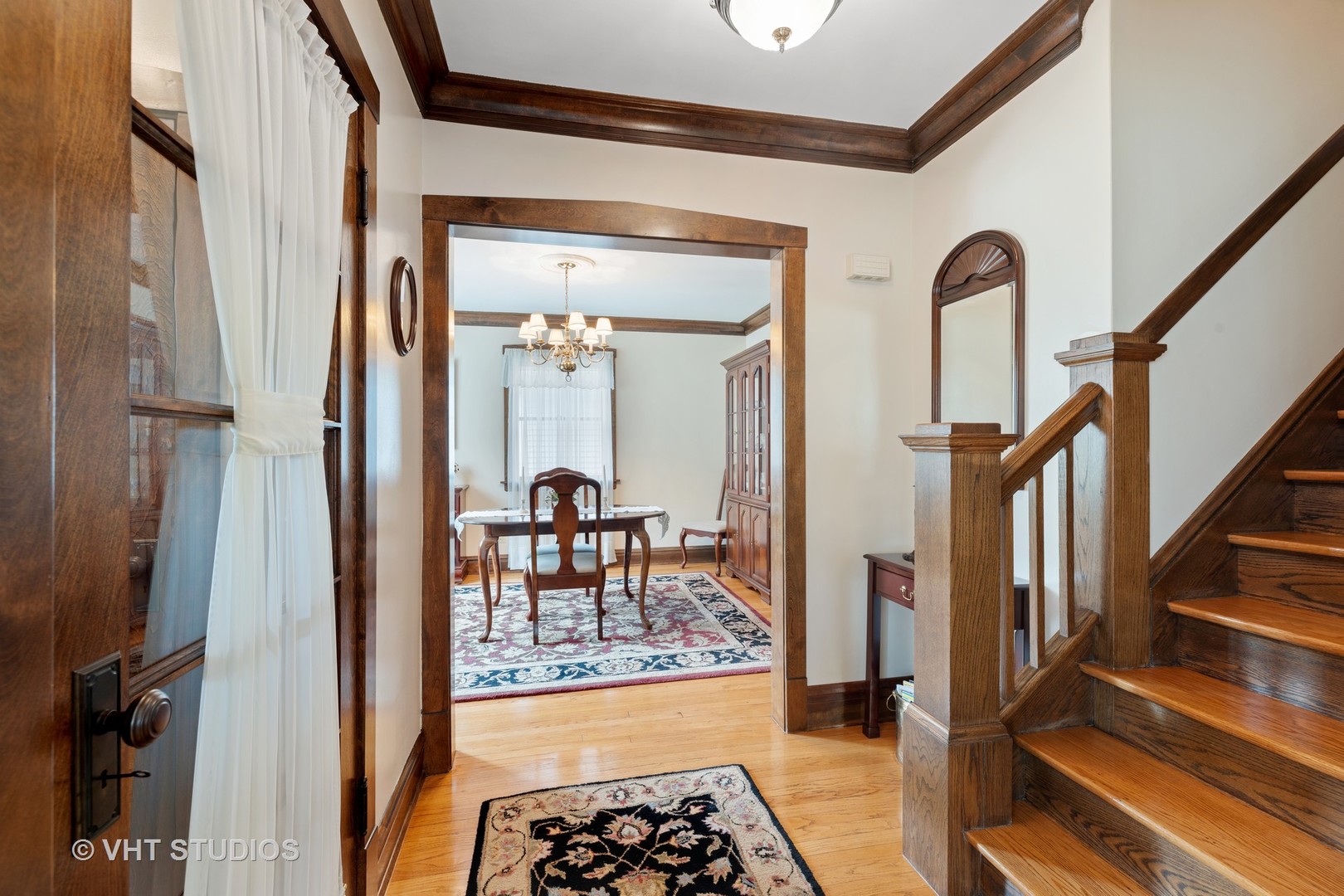 380 Shenstone Road Riverside, IL 60546 - Photo 3 of 15