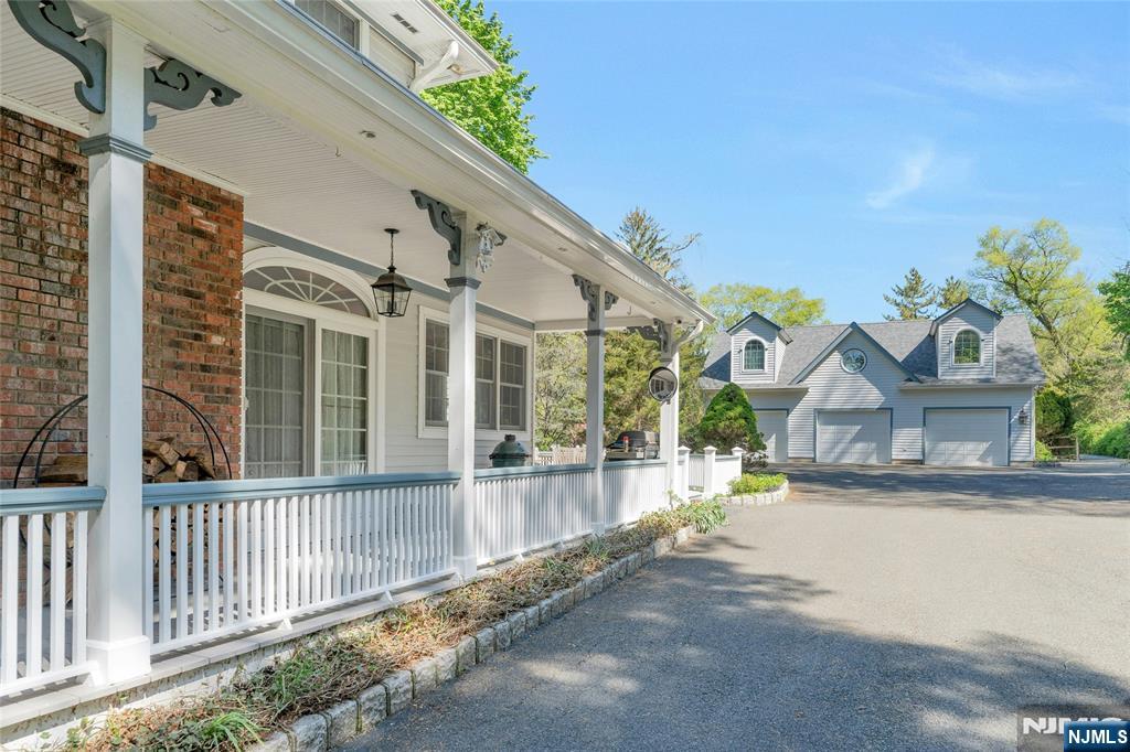 11 Lower Cross Road Saddle River, NJ 07458 - Photo 28 of 35