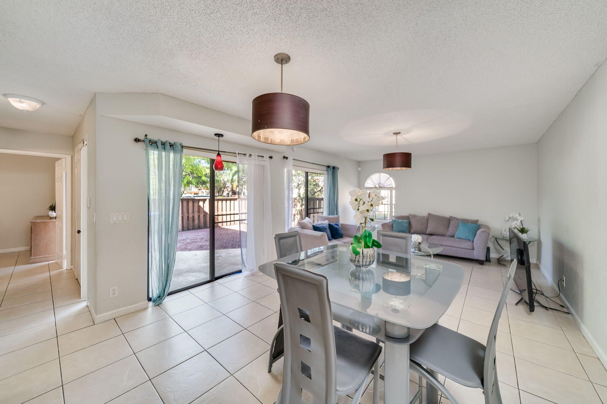 8224 Severn Drive, Unit B Boca Raton, FL 33433 - Photo 8 of 59 MichelleandJulli - BanyanLakes