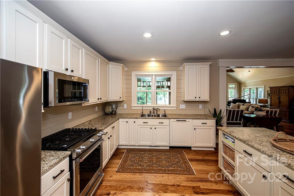 5963 Johnson Road Lake Wylie, SC 29710 - Photo 11 of 39 Gallery Image 11