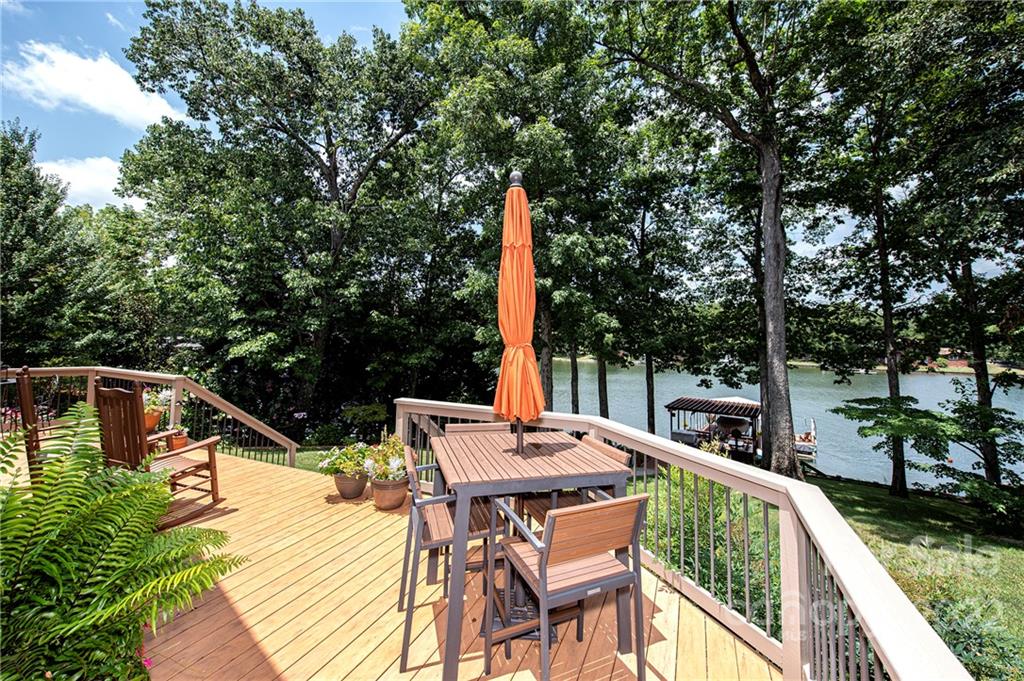 5963 Johnson Road Lake Wylie, SC 29710 - Photo 30 of 39 Gallery Image 30