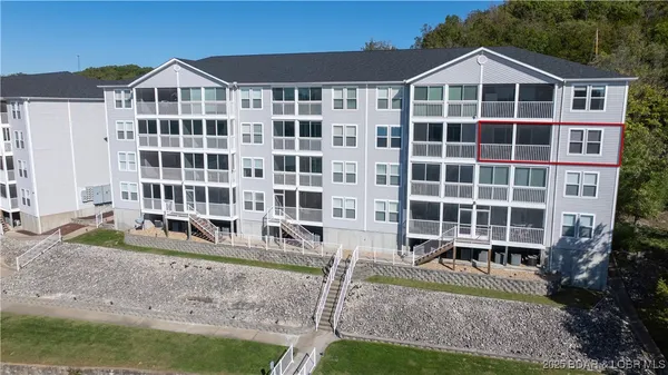 $337,500 | 28624 Gravois Village Lane, Unit 1301, Rocky Mount, MO 65072