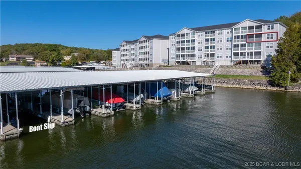 $337,500 | 28624 Gravois Village Lane, Unit 1301, Rocky Mount, MO 65072