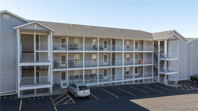 $347,500 | 28624 Gravois Village Lane, Unit 1301, Rocky Mount, MO 65072