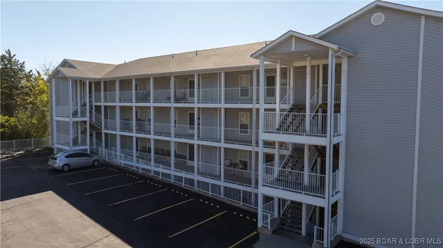 $347,500 | 28624 Gravois Village Lane, Unit 1301, Rocky Mount, MO 65072