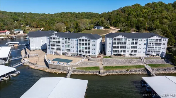 $337,500 | 28624 Gravois Village Lane, Unit 1301, Rocky Mount, MO 65072