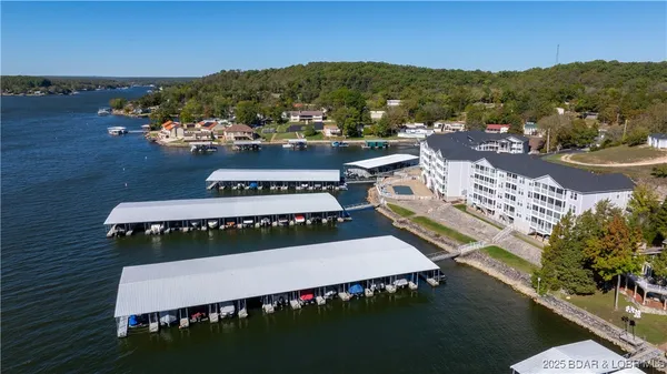 $337,500 | 28624 Gravois Village Lane, Unit 1301, Rocky Mount, MO 65072