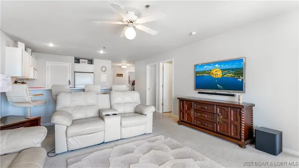 $337,500 | 28624 Gravois Village Lane, Unit 1301, Rocky Mount, MO 65072