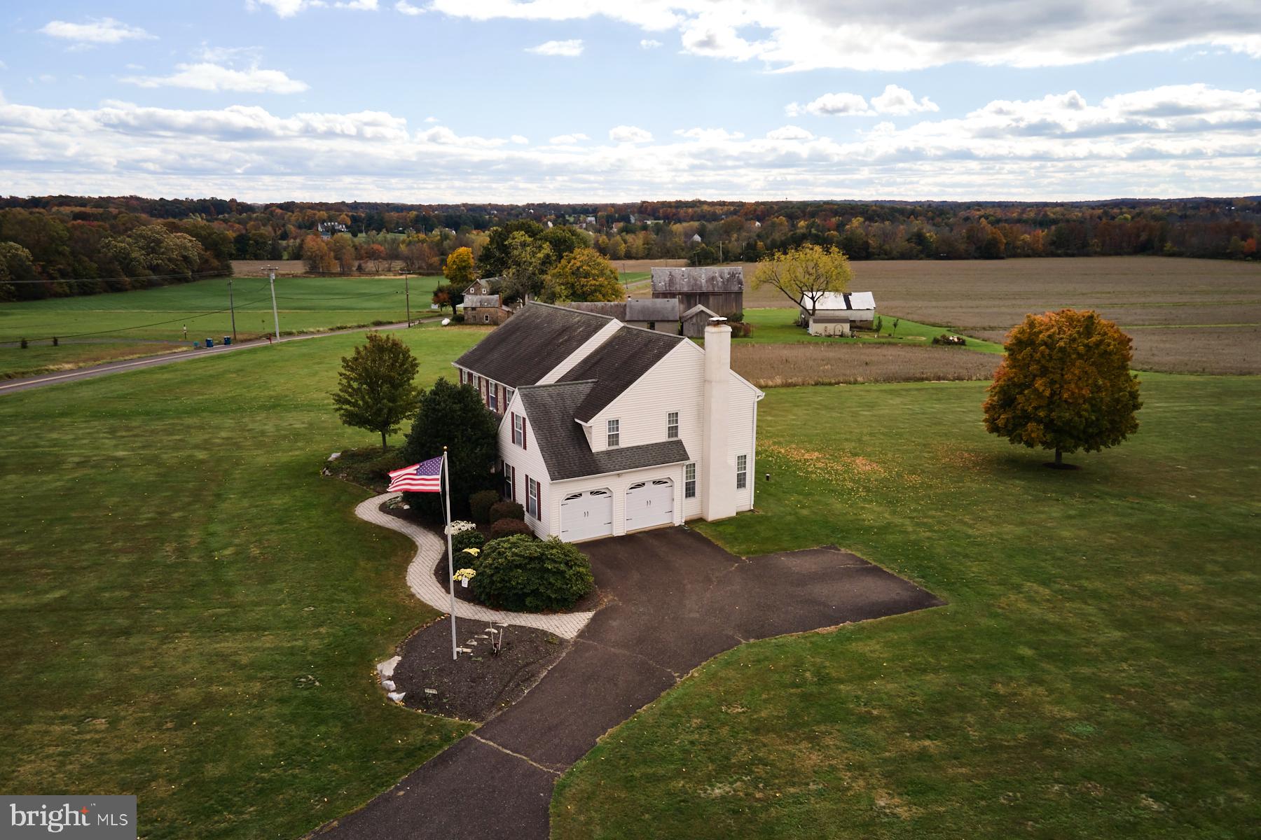 1134 Elephant Road Perkasie, PA 18944 - Photo 5 of 56