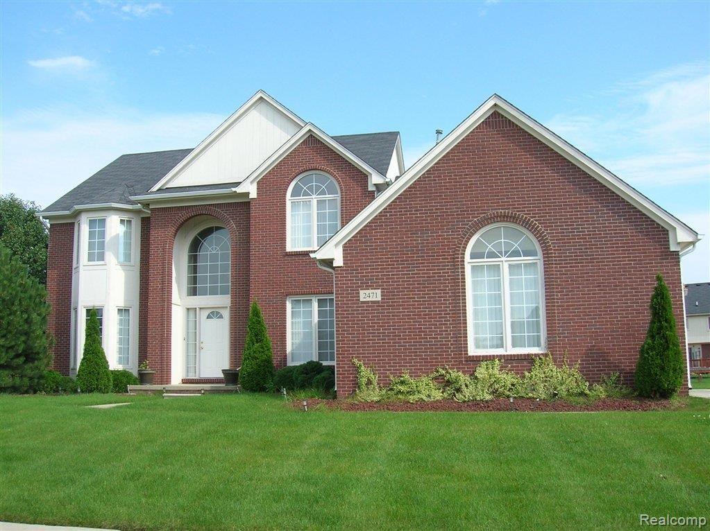 2471 Dover Rochester, MI 48309 - Photo 1 of 9 Front