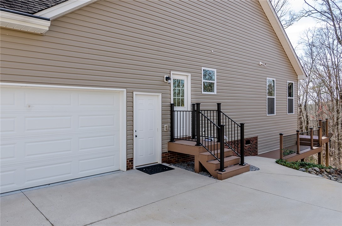 219 North Foxglove Road Westminster, SC 29693 - Photo 4 of 43 Gallery Image 4