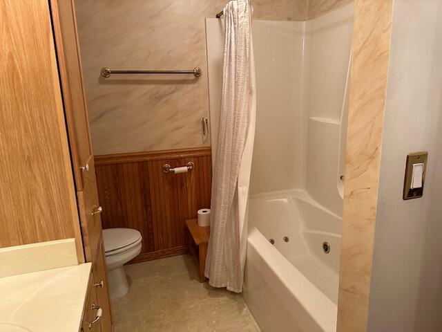 W8908 Highway 18 Oakland, WI 53523 - Photo 31 of 57 IMG_0644