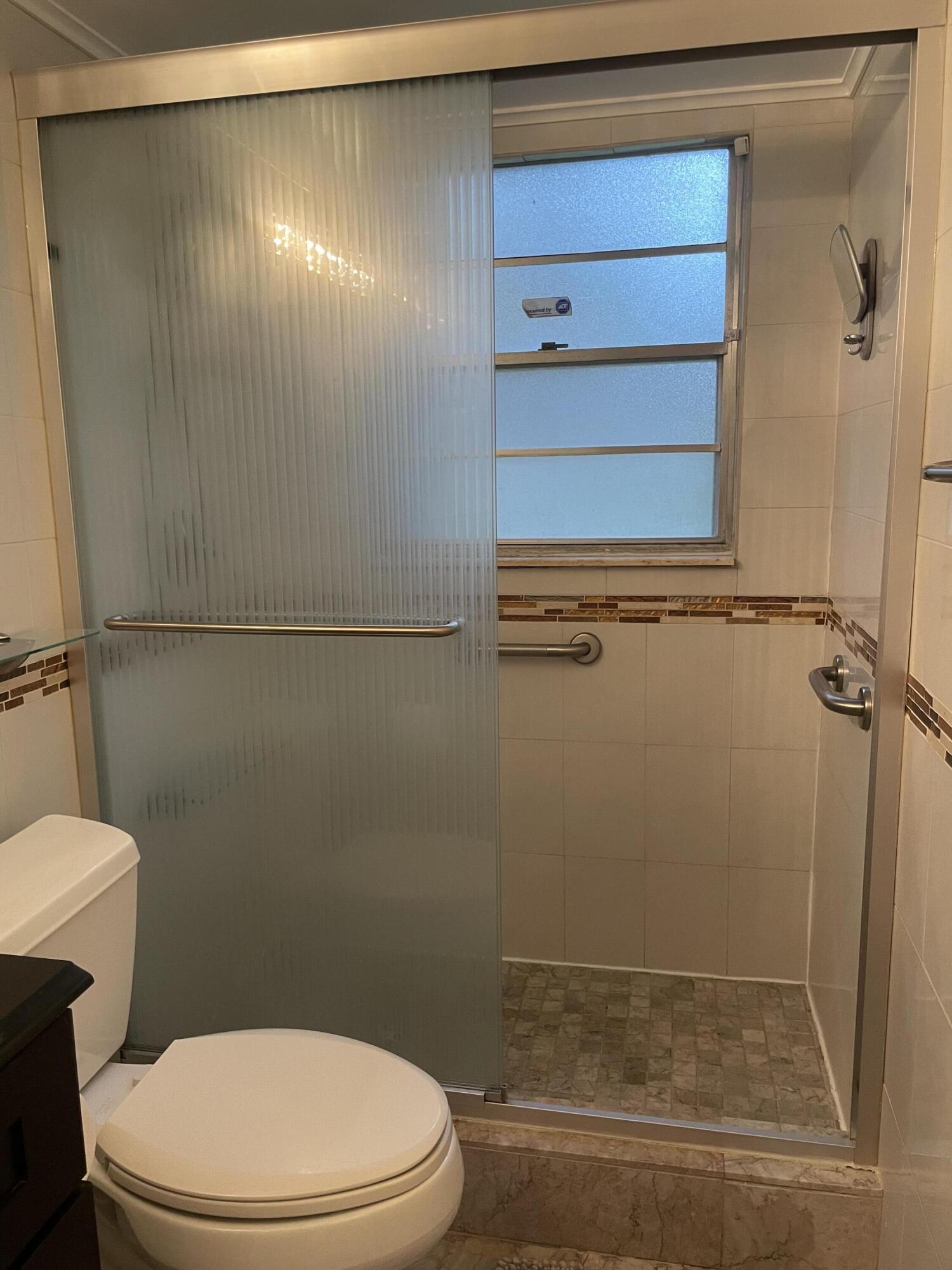 1904 Bermuda Circle, Unit H1 Coconut Creek, FL 33066 - Photo 42 of 72 2nd Bathroom