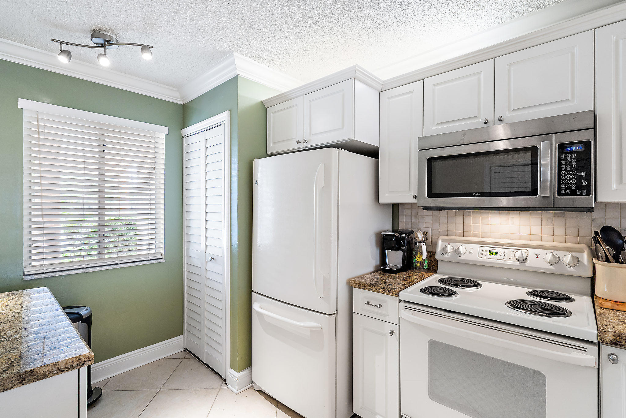 353 Highway 1, Unit B102 Jupiter, FL 33477 - Photo 7 of 30 005-353SUSHwy1B102-Jupiter-FL-small