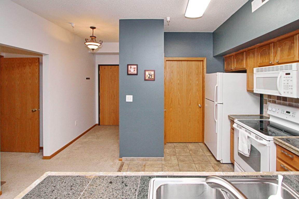 2969 Heinz Road, Unit 2 Iowa City, IA 52240 - Photo 6 of 50 Gallery Image 6