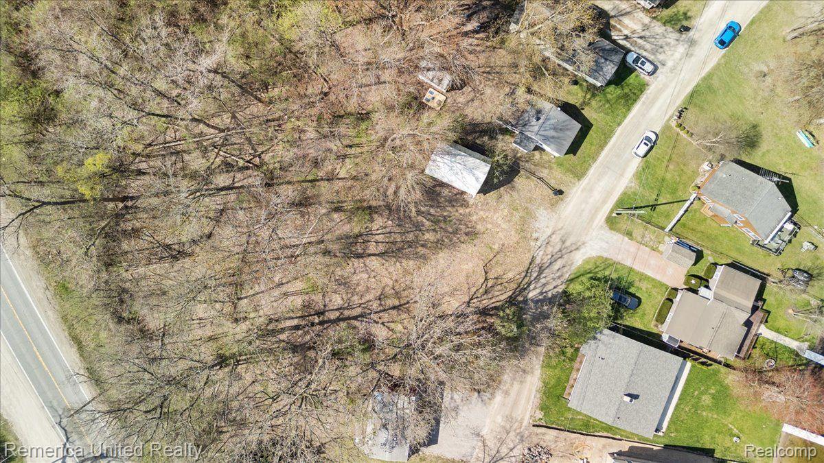 9623 Winston Road Pinckney, MI 48169 - Photo 12 of 19 Gallery Image 12