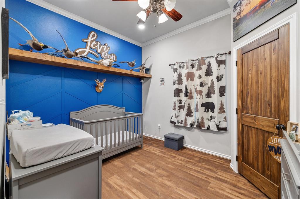 2668 Upper Montague Road Bowie, TX 76230 - Photo 16 of 40 a view of a livingroom with furniture and staircase