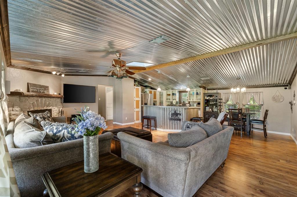 2668 Upper Montague Road Bowie, TX 76230 - Photo 24 of 40 a living room with furniture