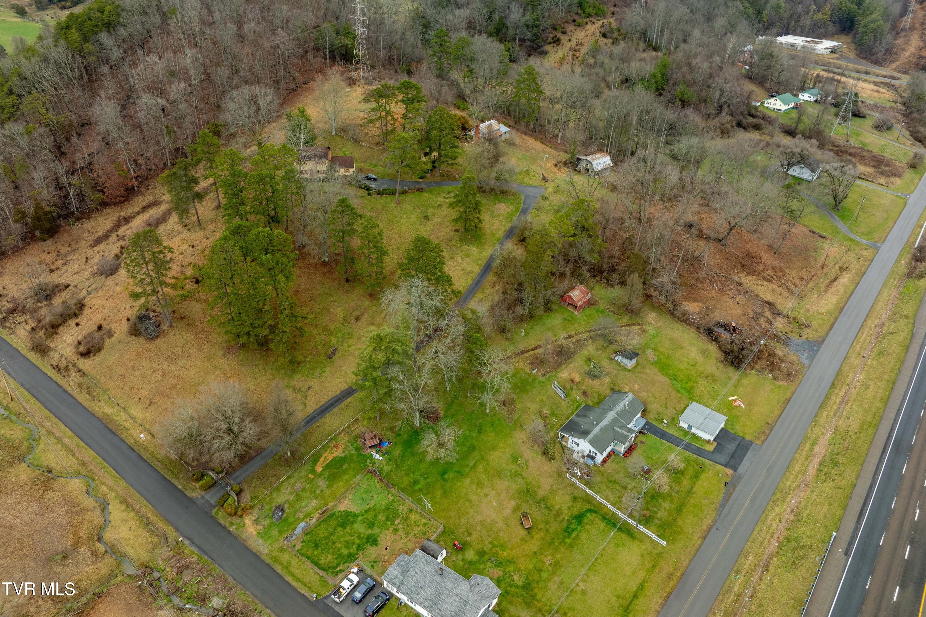 8005 Cunningham Road Bristol, VA 24202 - Photo 12 of 68 8005 Cunningham Road (9 of 68)