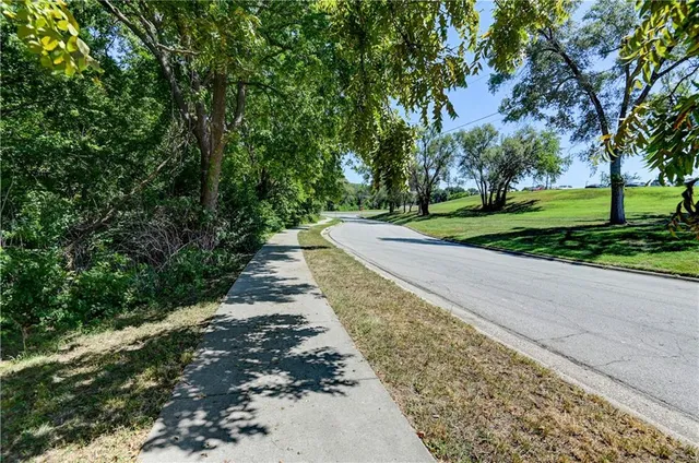 $355,000 | 816 East Whitney Street, Olathe, KS 66061