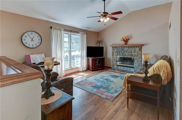 $355,000 | 816 East Whitney Street, Olathe, KS 66061