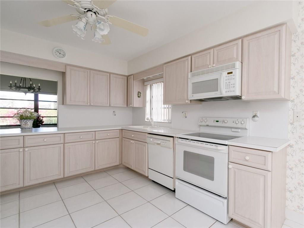 6065 Petaluma Drive Boca Raton, FL 33433 - Photo 8 of 58 Photo 8