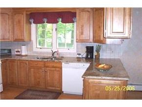 11 Danbury Road Nashua, NH 03064 - Photo 4 of 9 Gallery Image 4