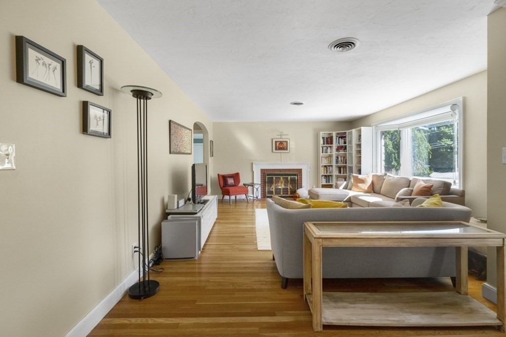 1 Murray Hill Road Framingham, MA 01701 - Photo 8 of 42