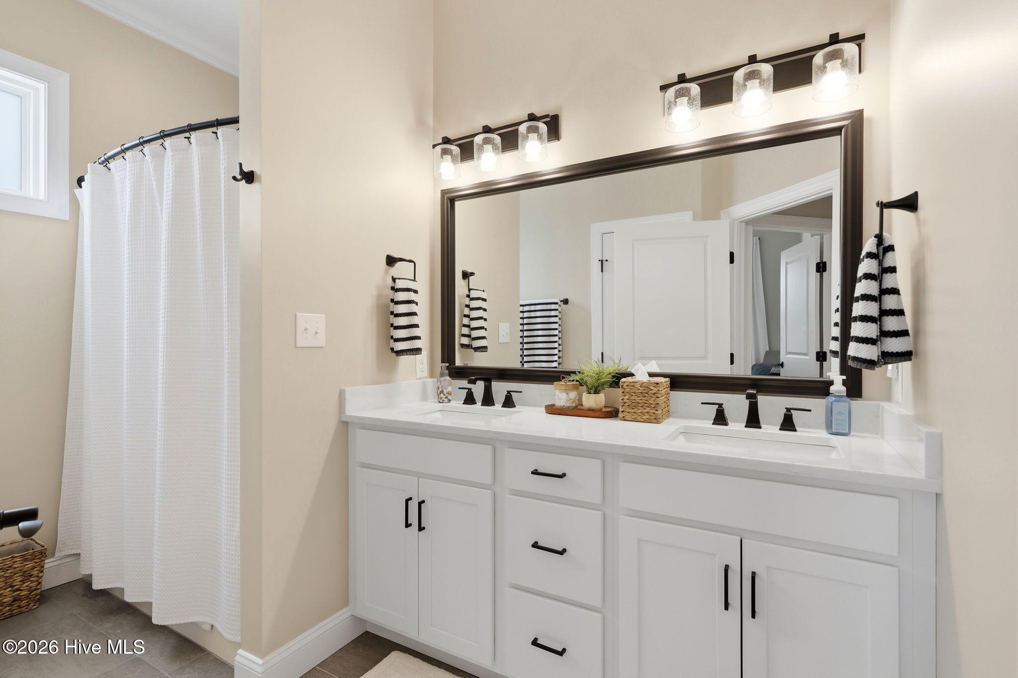135 Gallants Point Road Beaufort, NC 28516 - Photo 31 of 68 Hall Bathroom
