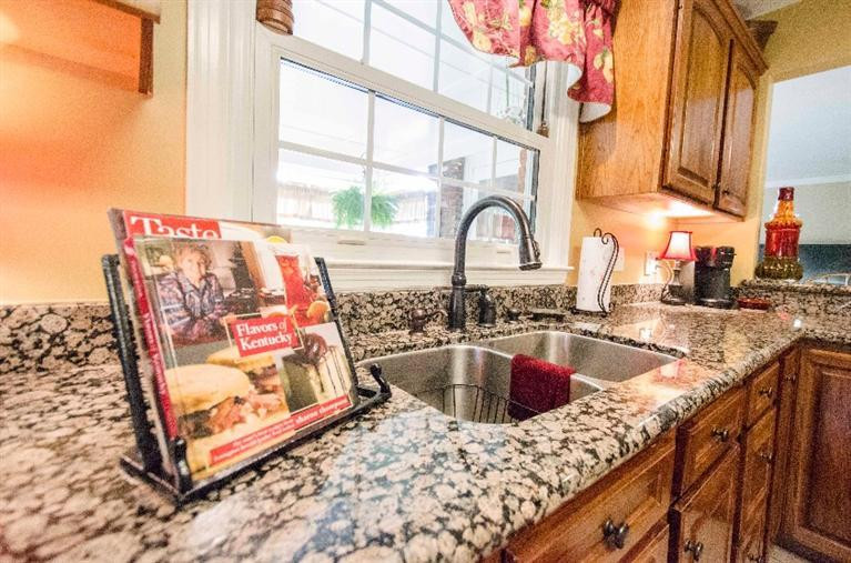 2221 Hume Road Lexington, KY 40516 - Photo 21 of 46 Photo 21