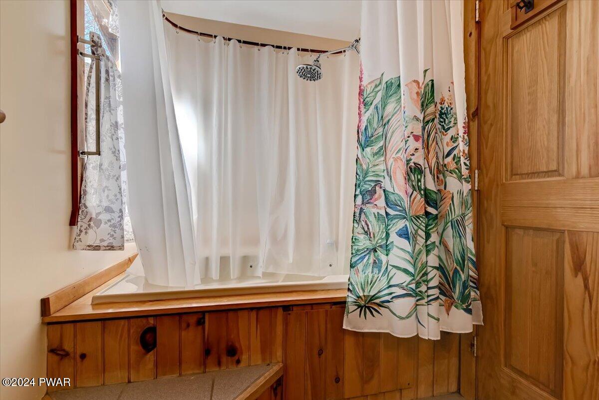 1066 Boat House Road Lake Ariel, PA 18436 - Photo 28 of 52 Primary bathroom