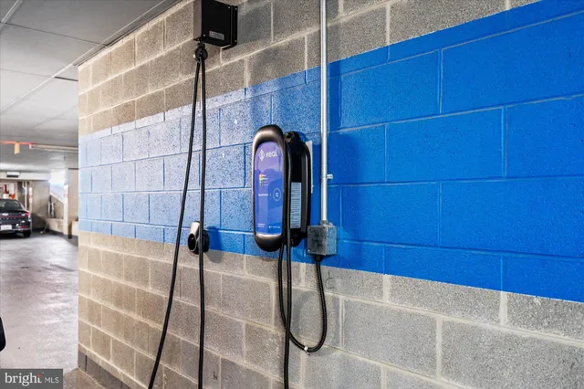 $995,000 | 1021 North Garfield Street, Unit 409, Arlington, VA 22201