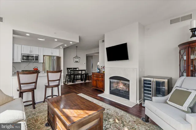 $995,000 | 1021 North Garfield Street, Unit 409, Arlington, VA 22201