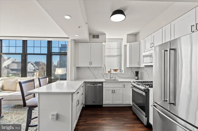 $995,000 | 1021 North Garfield Street, Unit 409, Arlington, VA 22201