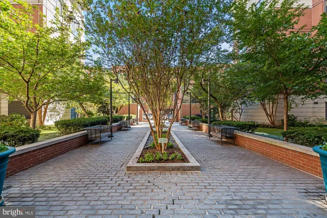 $995,000 | 1021 North Garfield Street, Unit 409, Arlington, VA 22201