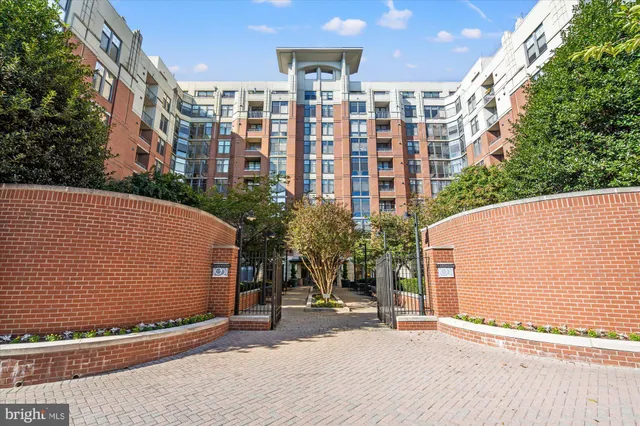 $995,000 | 1021 North Garfield Street, Unit 409, Arlington, VA 22201