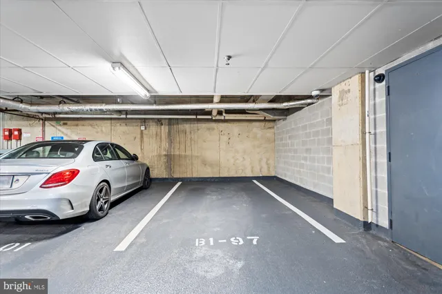 $995,000 | 1021 North Garfield Street, Unit 409, Arlington, VA 22201