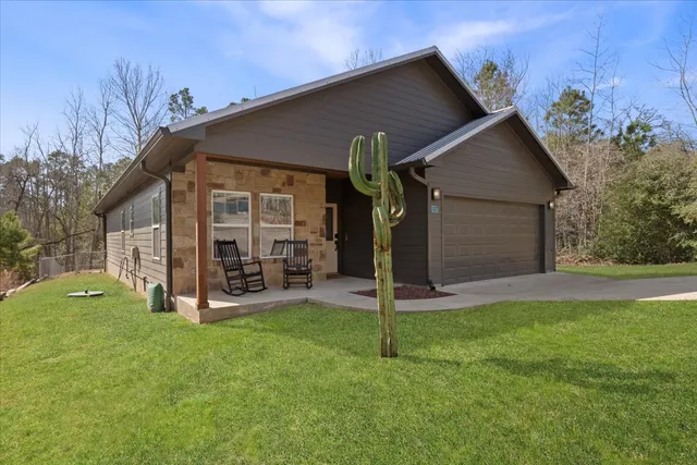 $2,400 | 107 East Keamuku Court, Bastrop, TX 78602