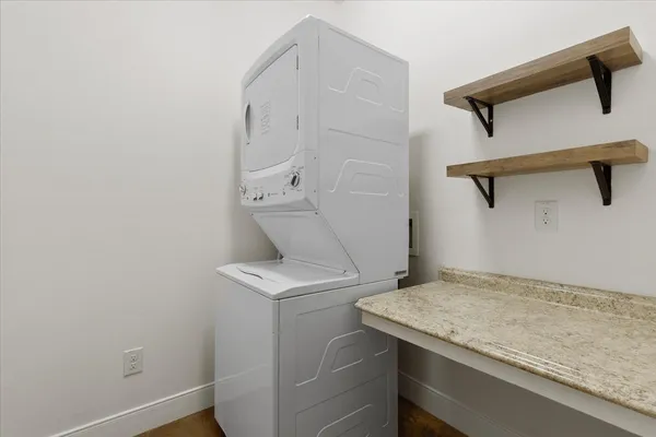 $2,300 | 107 East Keamuku Court, Bastrop, TX 78602