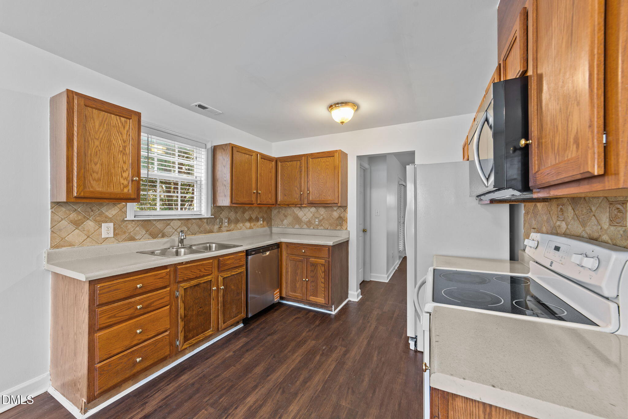 3812 Lodgepole Lane Raleigh, NC 27616 - Photo 7 of 42 19-web-or-mls-VB4A0249