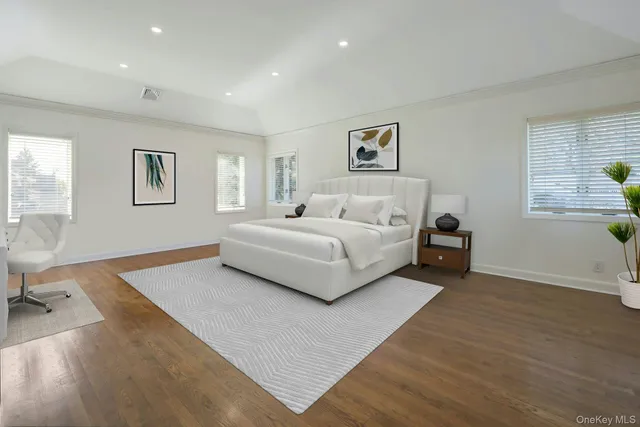 $2,098,000 | 81 Round Hill Road, East Hills, NY 11577