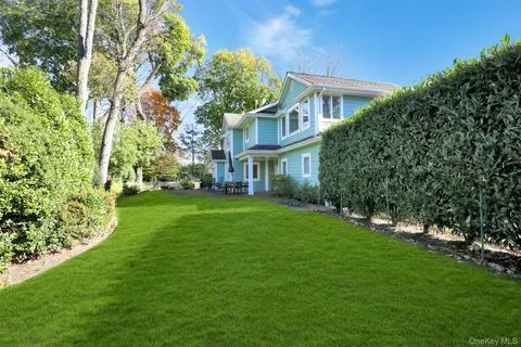 $2,098,000 | 81 Round Hill Road, East Hills, NY 11577