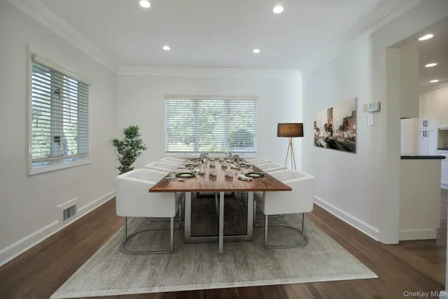 $2,098,000 | 81 Round Hill Road, East Hills, NY 11577