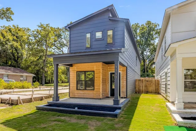 $270,000 | 1111 Walker Avenue, Memphis, TN 38106