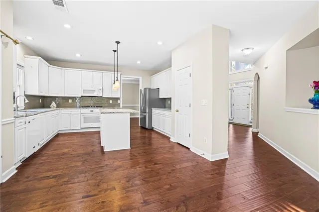 $825,000 | 3010 Lakeside Court, Johns Creek, GA 30005