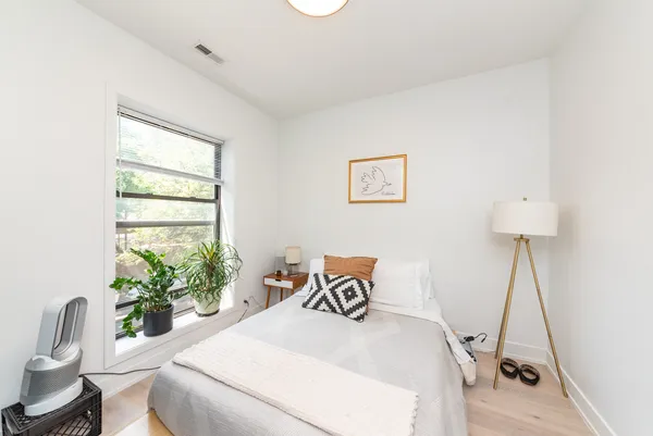 $3,345 | 1336 West Bryn Mawr Avenue, Unit 3F, Chicago, IL 60660