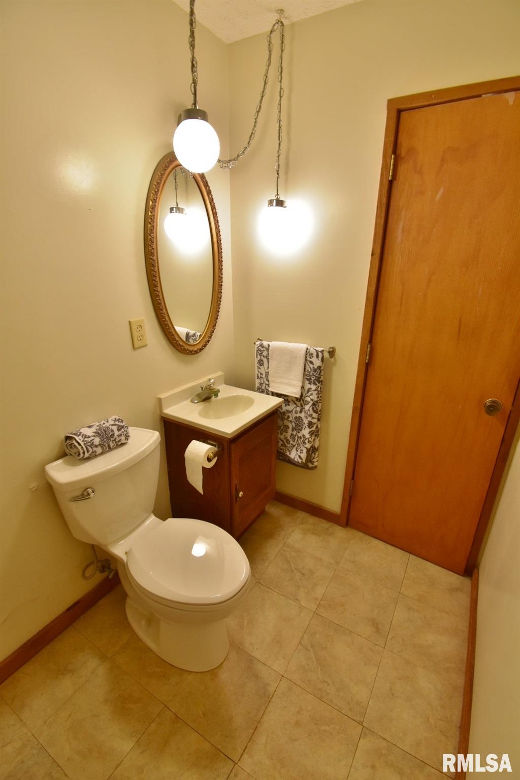 2284 Lakeview Road South Dahinda, IL 61428 - Photo 16 of 33 Gallery Image 16