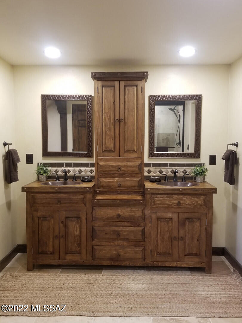 6241 North Valley View Road Tucson, AZ 85718 - Photo 24 of 40