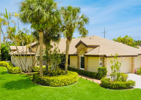 $249,000 | 7219 Le Chalet Boulevard, Boynton Beach, FL 33472