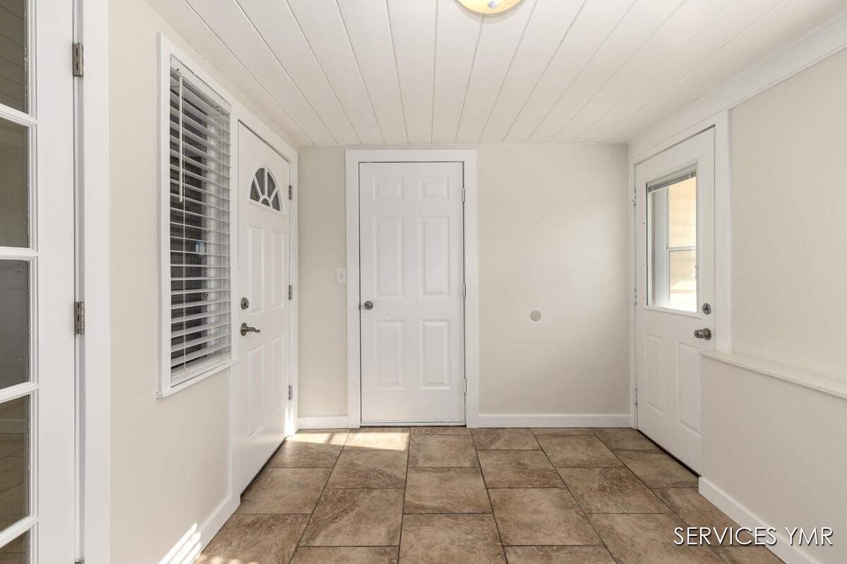 1720 Rondo Street Southeast Kentwood, MI 49508 - Photo 9 of 36 MUDROOM